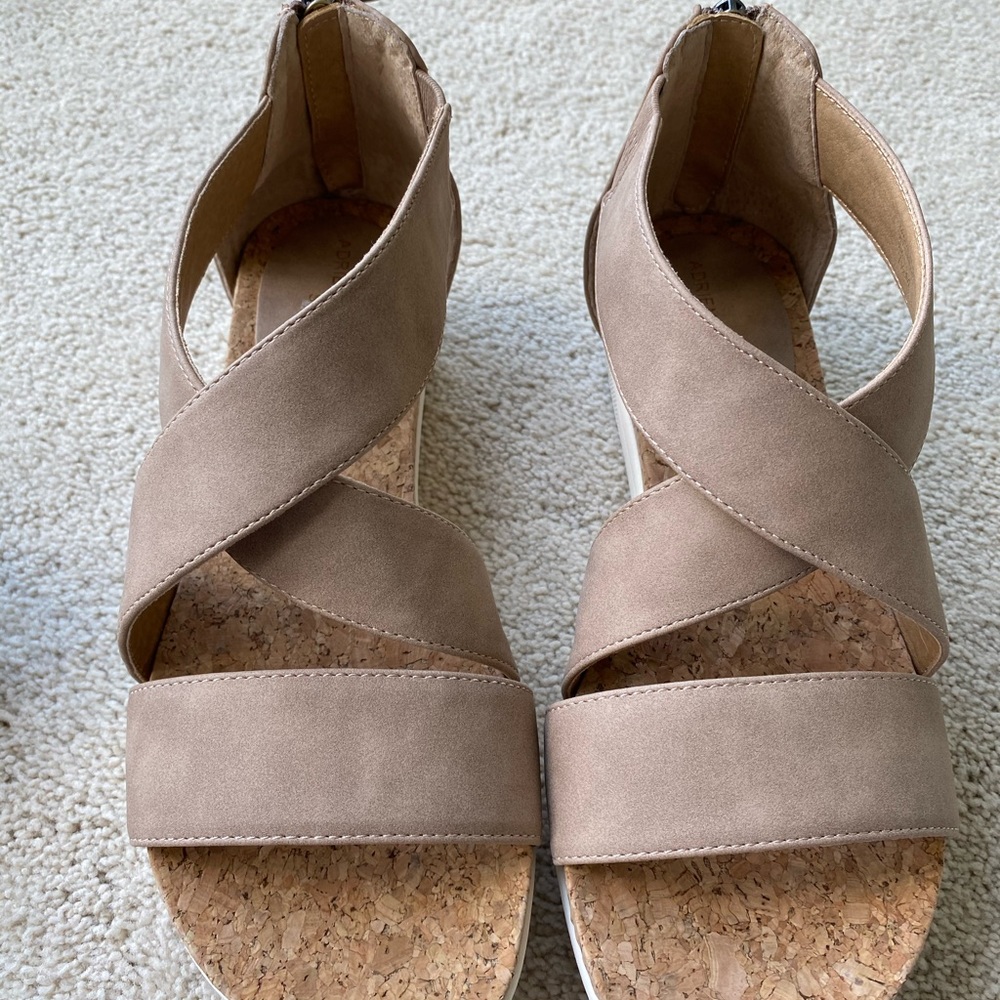 Adrienne Vittadini  Sport Sandals - Size 7